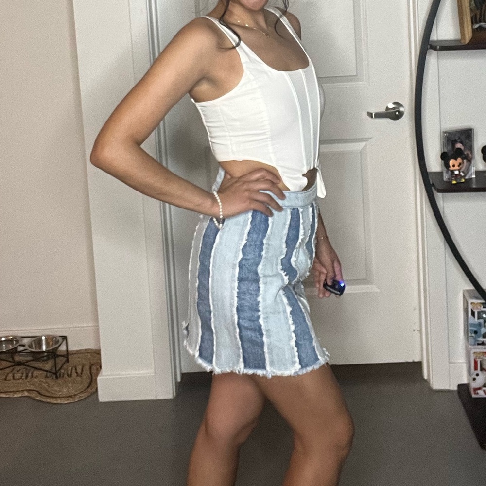Social Tourist Midi - Denim Two Toned Distressed Skirt - Picture 3 of 7